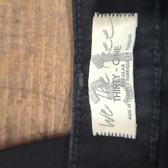 We The Free Jeans Women's sz 31 Black High Rise Loose Leg Distressed Denim Jean - Picture 6 of 10